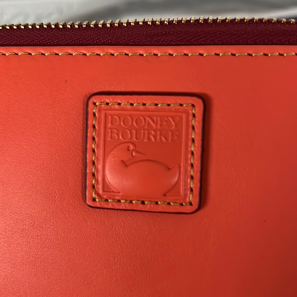 FLORENTINE LARGE ZIP AROUND WRISTLET - Picture 9 of 14